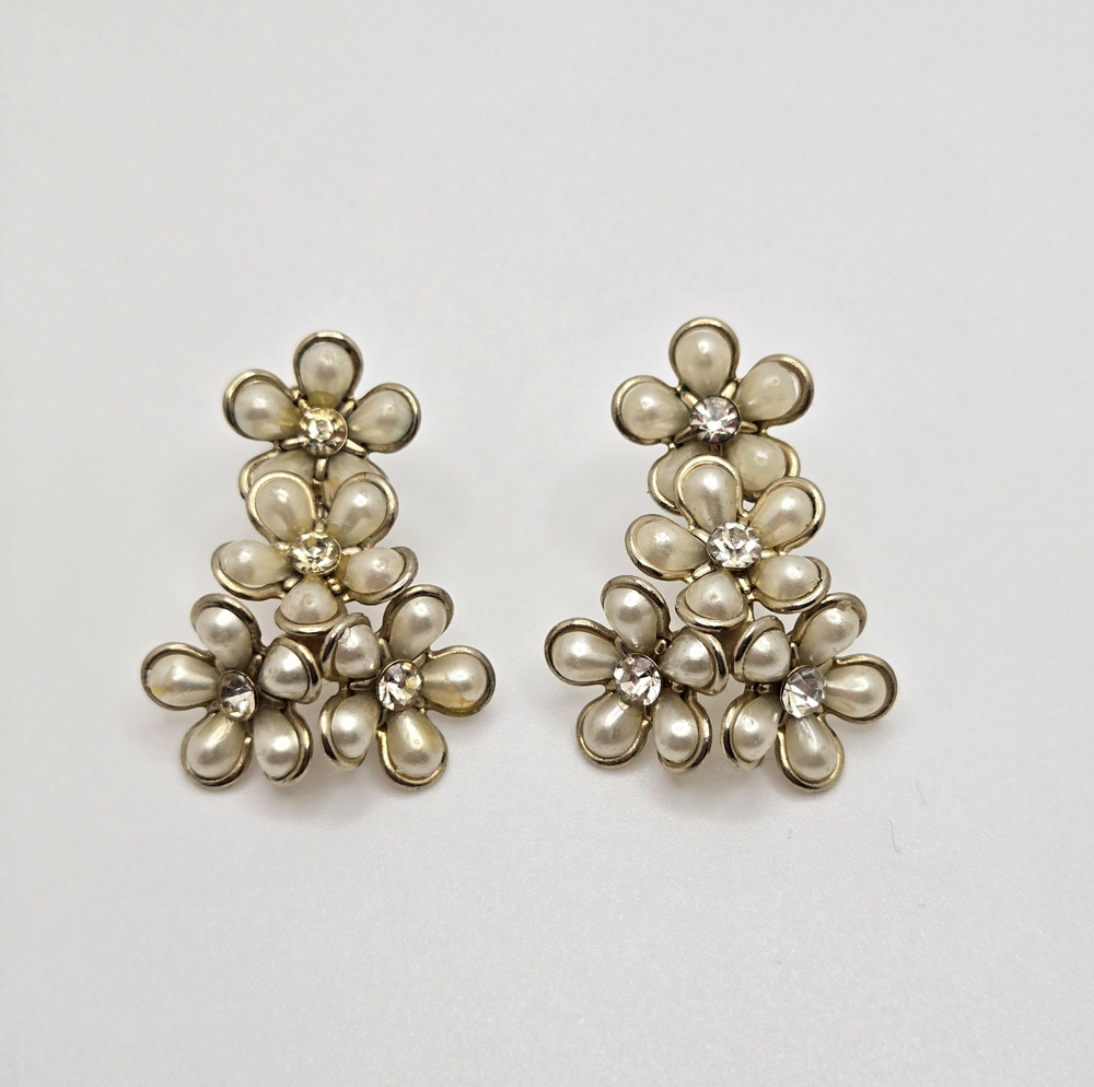Vintage Coro Earrings Goldtone Faux Pearl Rhinestone Flower Cluster Screwbacks